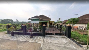Rumah Jl Pahlawan Trip Kromengan Dijual di Malang